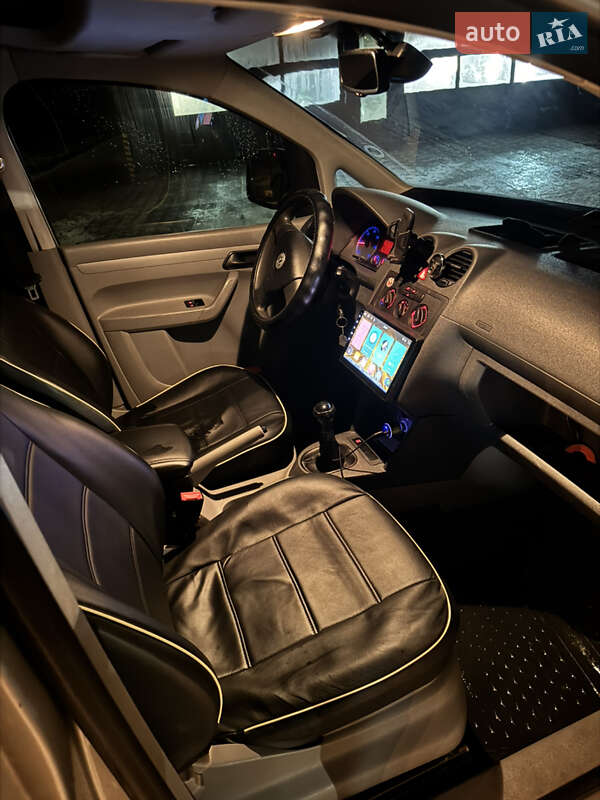 Минивэн Volkswagen Caddy 2009 в Одессе