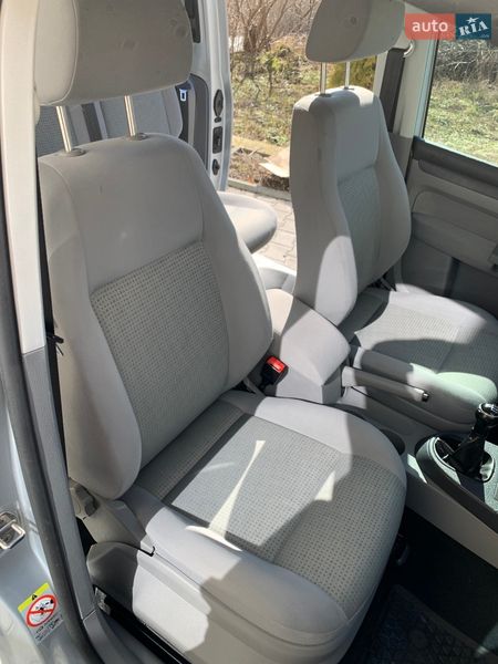 Минивэн Volkswagen Caddy 2009 в Кременце