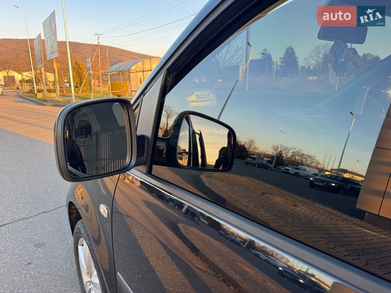 Минивэн Volkswagen Caddy 2014 в Виноградове