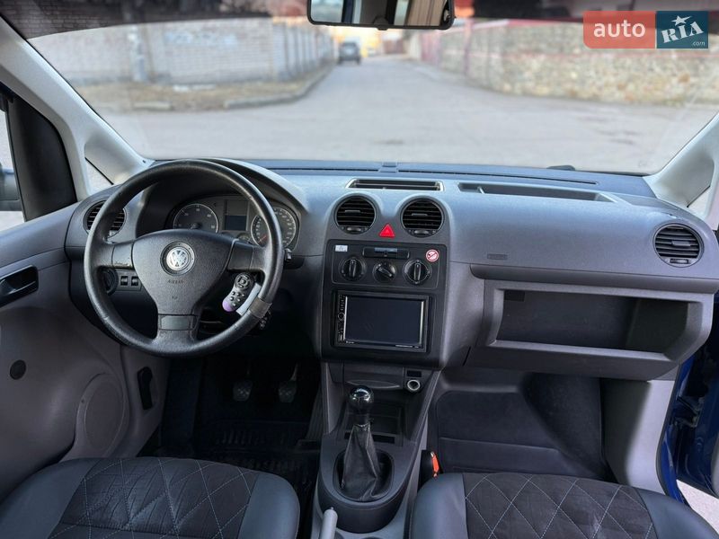 Минивэн Volkswagen Caddy 2010 в Днепре