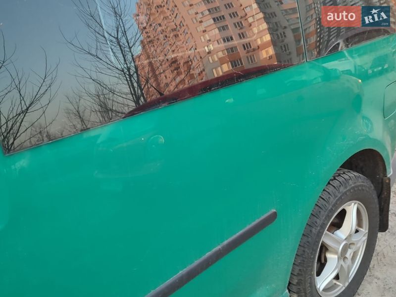 Минивэн Volkswagen Caddy 2005 в Киеве