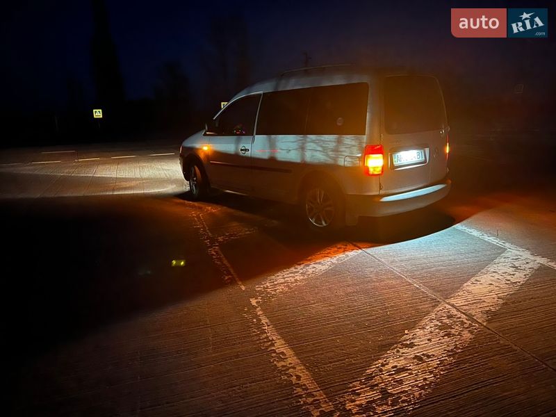 Минивэн Volkswagen Caddy 2006 в Житомире
