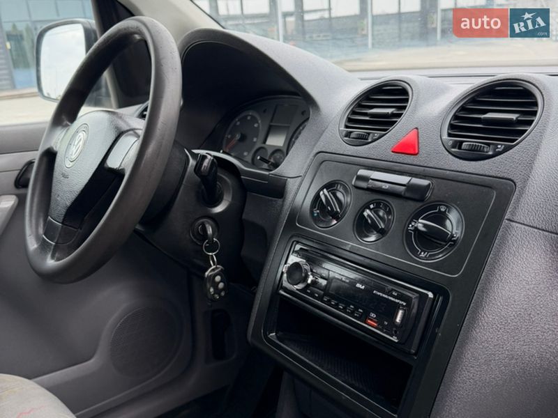Вантажний фургон Volkswagen Caddy 2008 в Кам'янець-Подільському