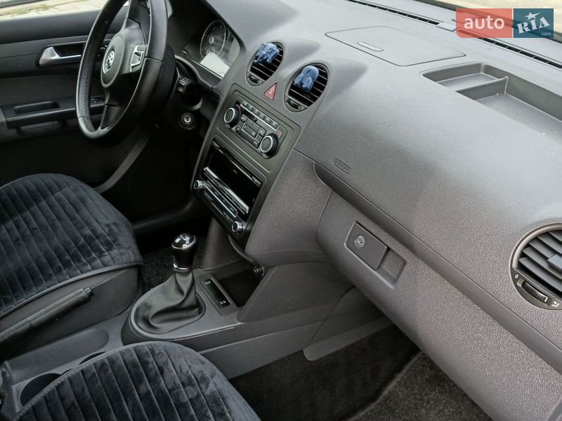 Мінівен Volkswagen Caddy 2013 в Чернівцях