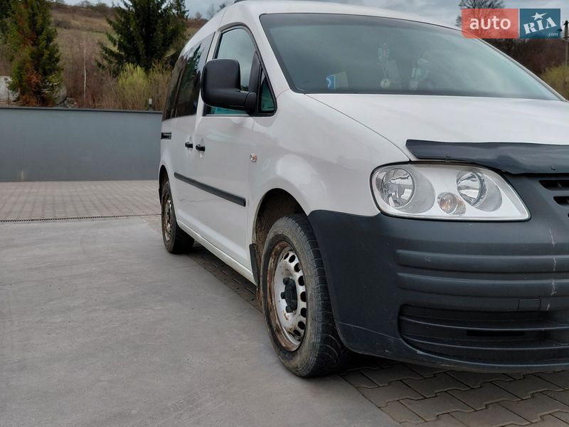 Минивэн Volkswagen Caddy 2008 в Воловце