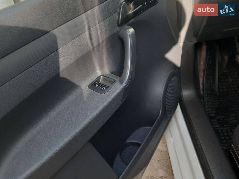 Минивэн Volkswagen Caddy 2013 в Ужгороде