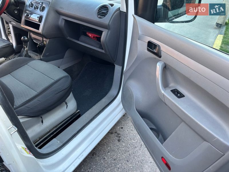 Минивэн Volkswagen Caddy 2007 в Александрие