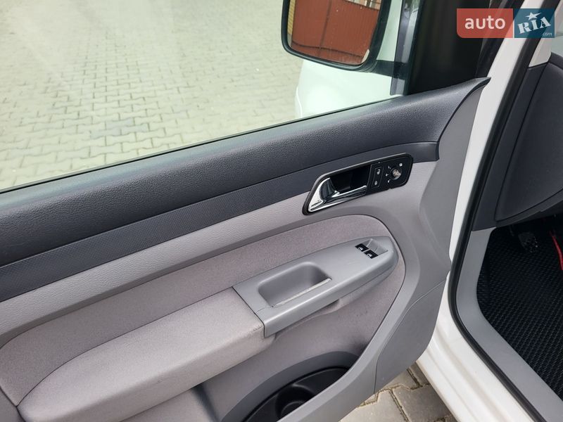 Минивэн Volkswagen Caddy 2006 в Хмельницком