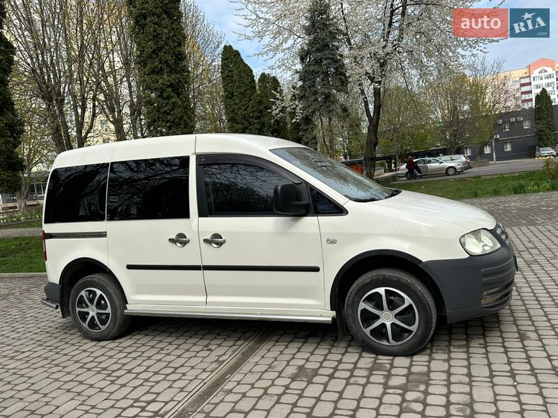 Минивэн Volkswagen Caddy 2004 в Каменец-Подольском