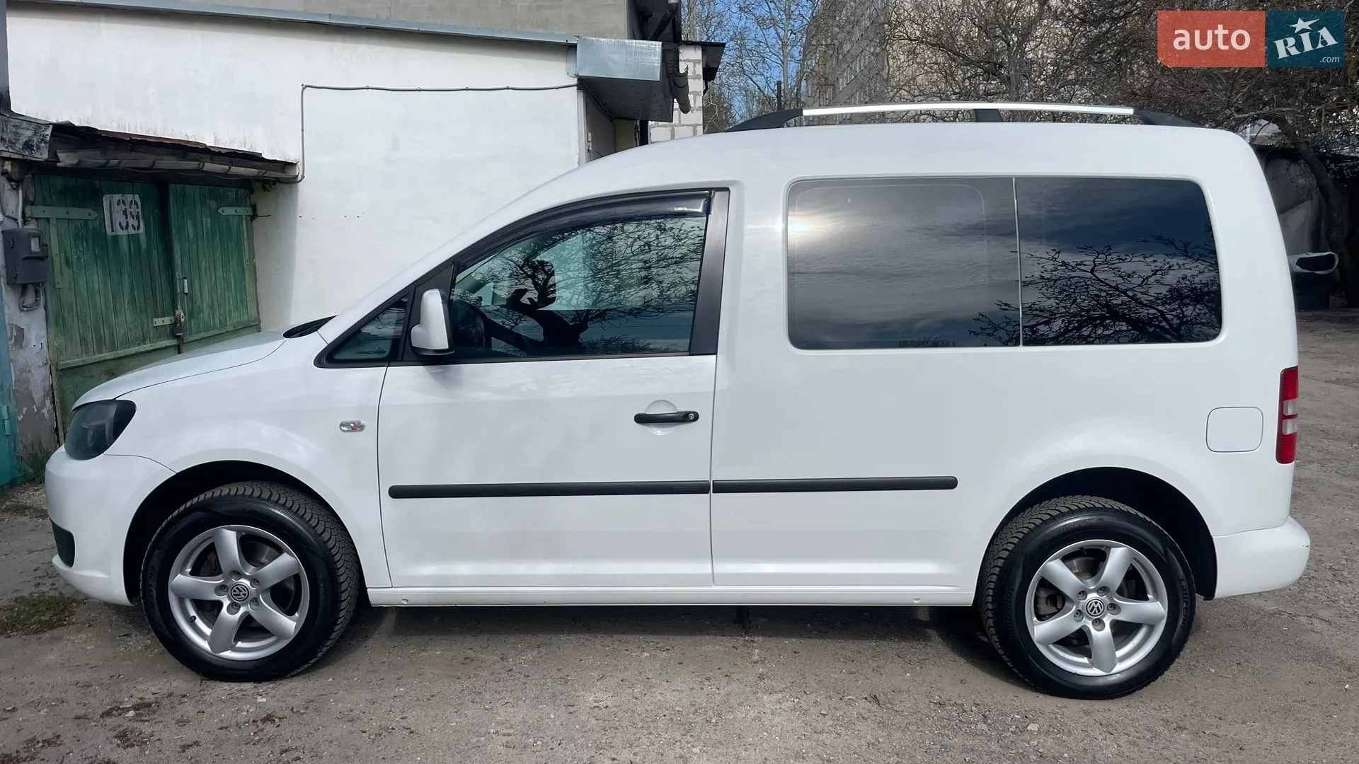 2011 Volkswagen Caddy - фото 1