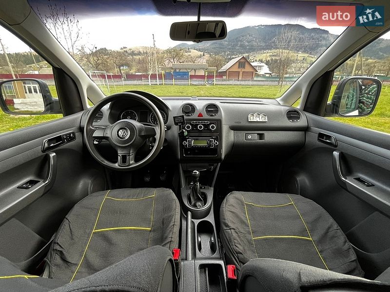 Вантажний фургон Volkswagen Caddy 2012 в Верховині