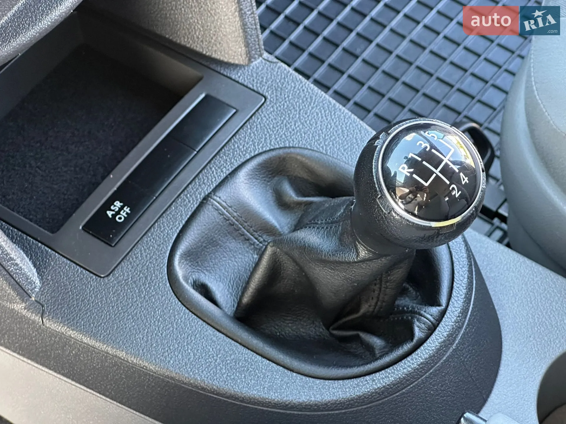 2010 Volkswagen Caddy - мініатюра 30