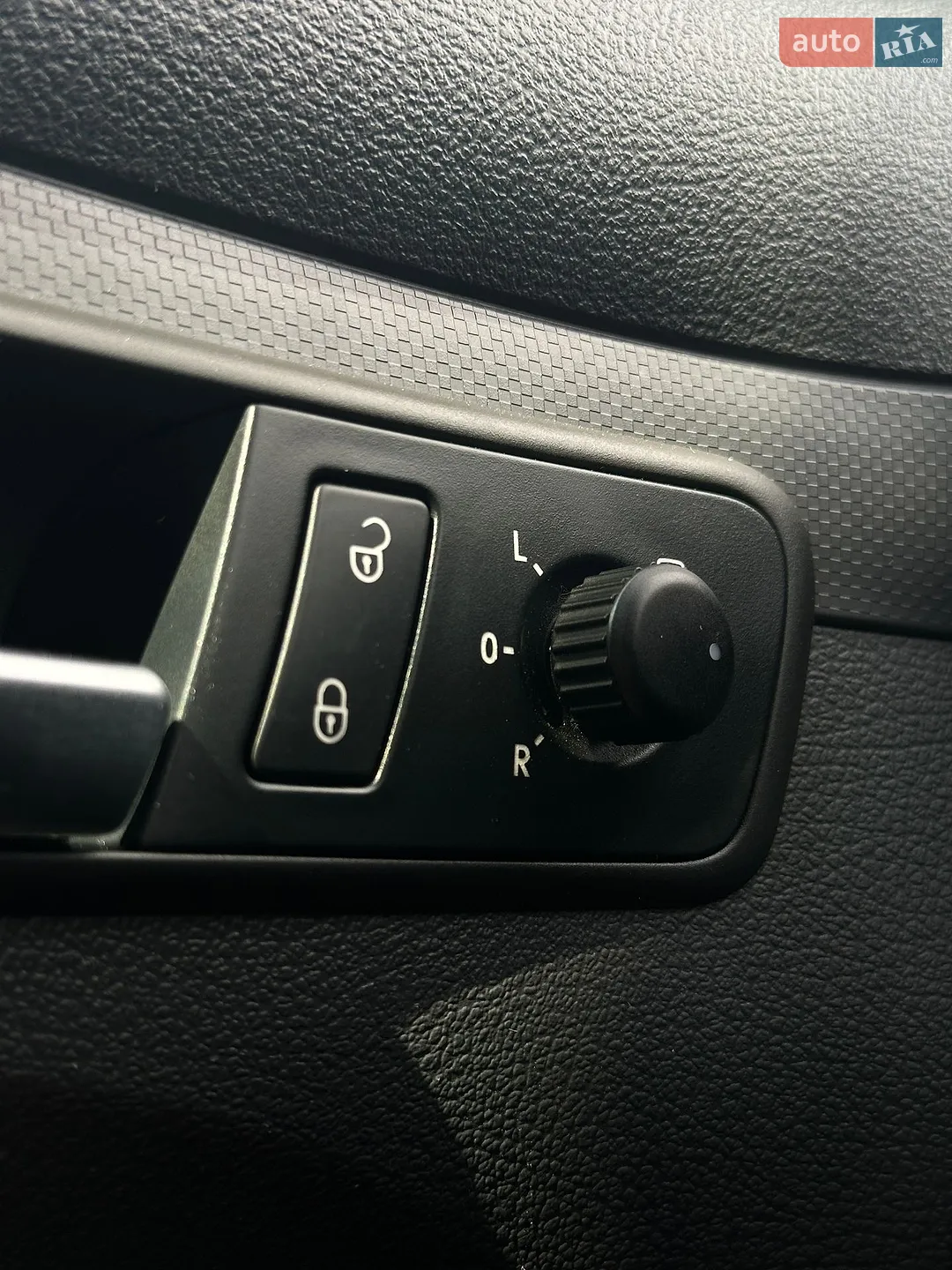 2011 Volkswagen Caddy - мініатюра 28