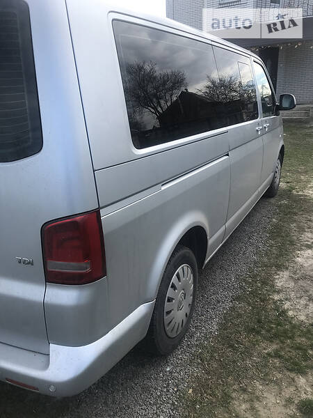 Універсал Volkswagen Caravelle 2010 в Києві