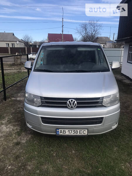 Універсал Volkswagen Caravelle 2010 в Києві