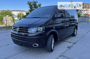 Минивэн Volkswagen Caravelle 2015 в Киеве