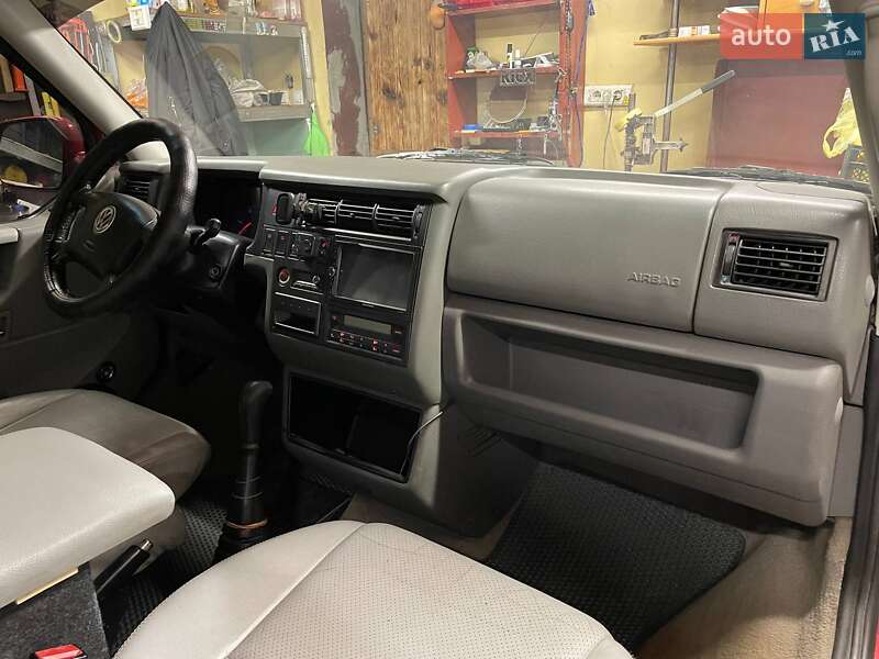 Мінівен Volkswagen Caravelle 2003 в Ірпені