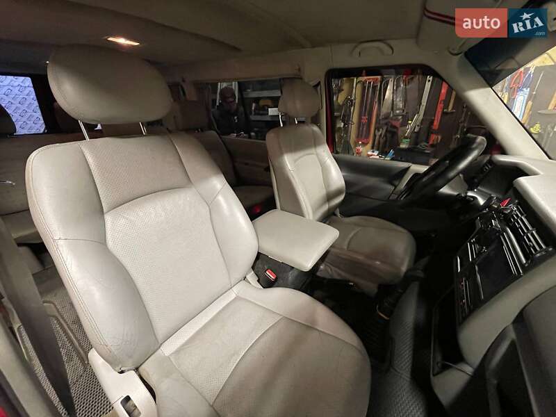 Мінівен Volkswagen Caravelle 2003 в Ірпені