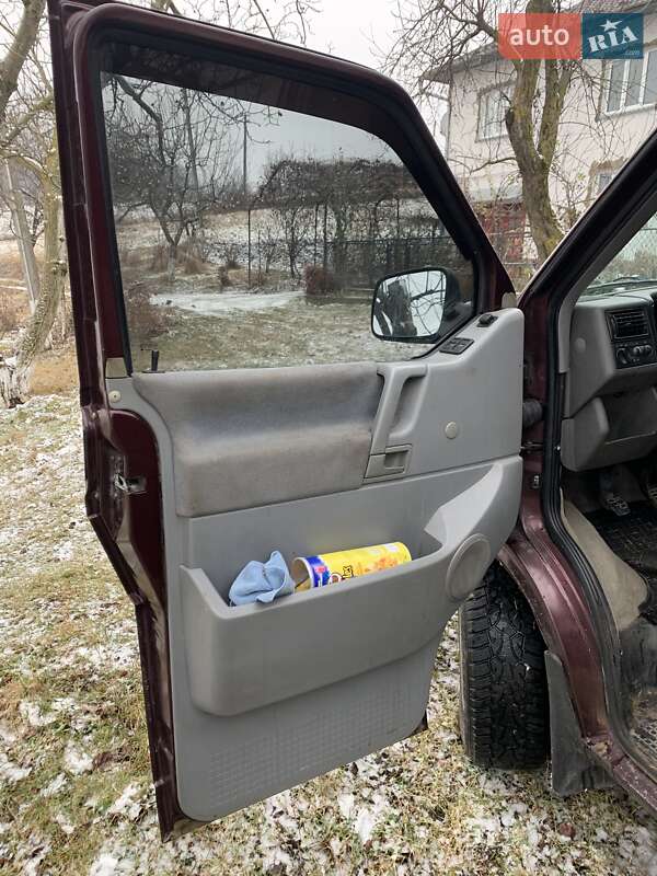 Минивэн Volkswagen Caravelle 1995 в Черновцах