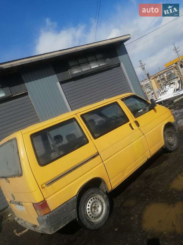 Минивэн Volkswagen Caravelle 1994 в Сколе