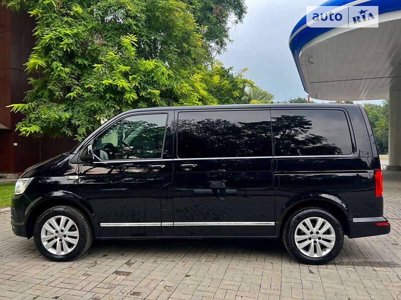Минивэн Volkswagen Caravelle 2017 в Днепре