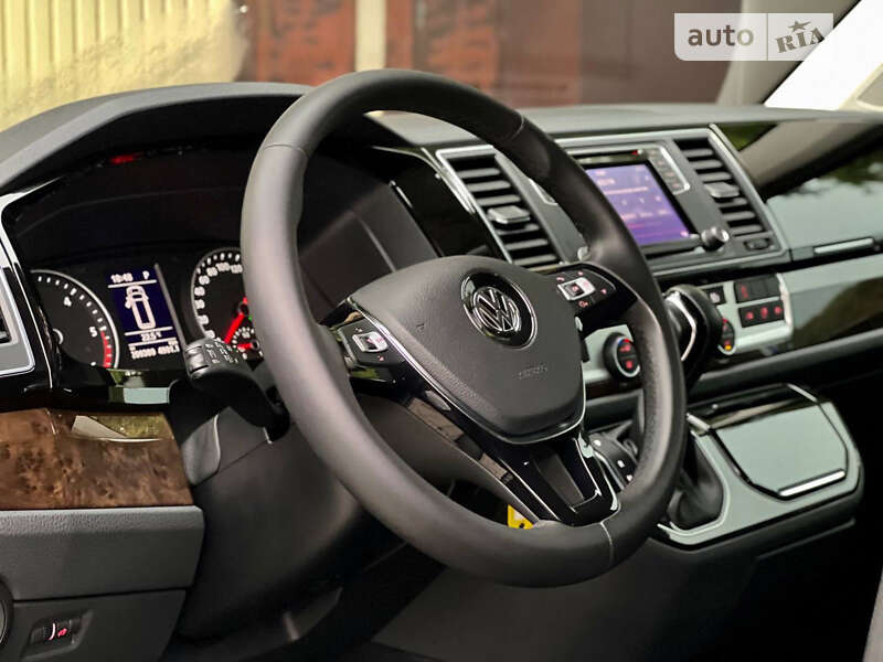 Минивэн Volkswagen Caravelle 2017 в Днепре