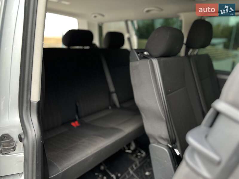 Минивэн Volkswagen Caravelle 2016 в Киеве