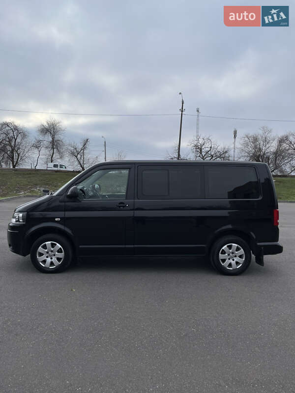 Минивэн Volkswagen Caravelle 2013 в Кривом Роге