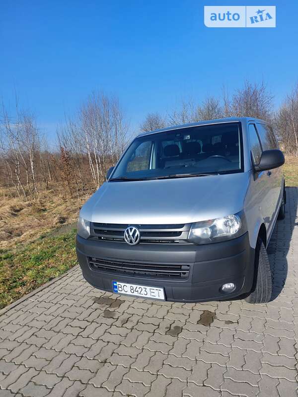 Volkswagen Caravelle 2013