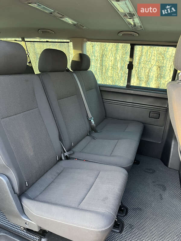 Минивэн Volkswagen Caravelle 2015 в Киеве