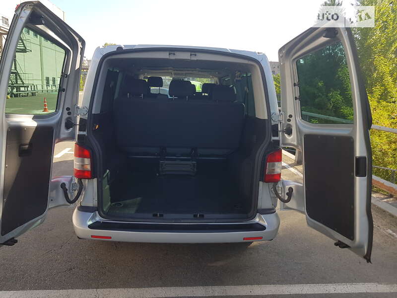 Мінівен Volkswagen Caravelle 2012 в Києві
