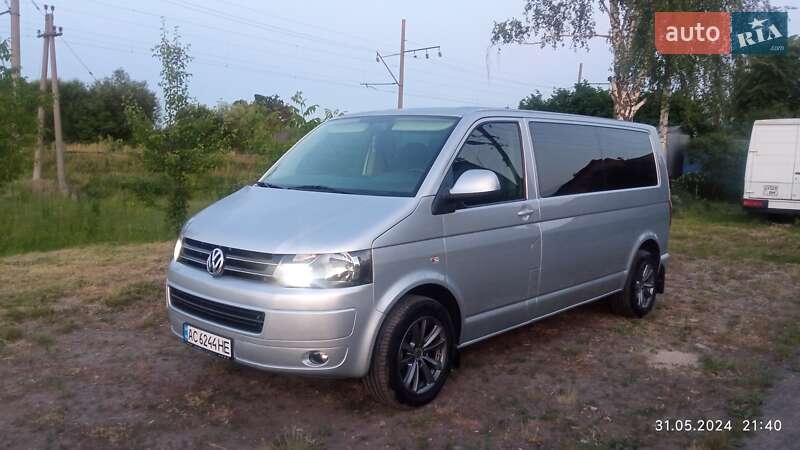 Volkswagen Caravelle 2013