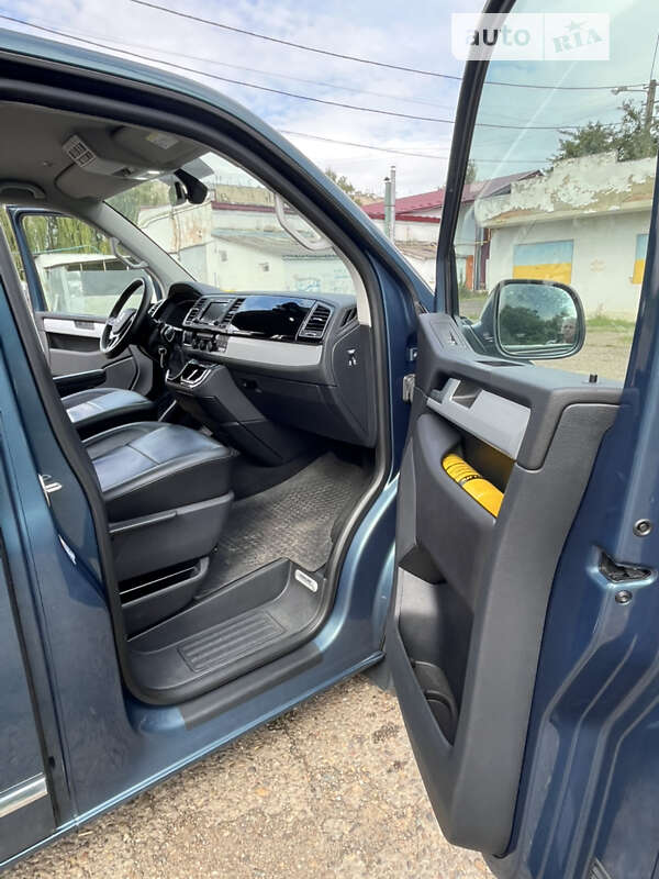 Минивэн Volkswagen Caravelle 2019 в Черновцах