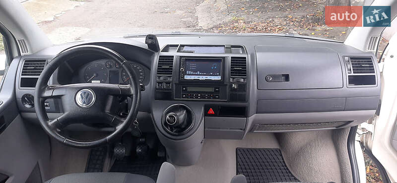 Минивэн Volkswagen Caravelle 2005 в Черновцах