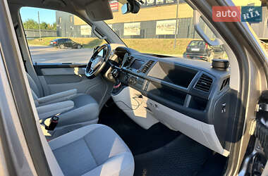 Минивэн Volkswagen Caravelle 2015 в 
