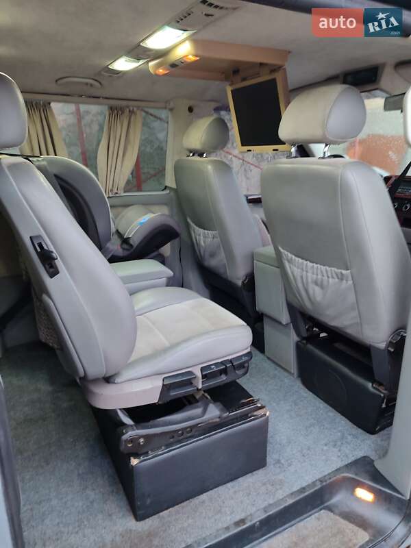 Мінівен Volkswagen Caravelle 2011 в Києві