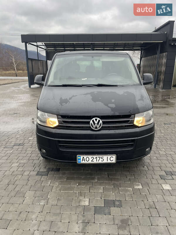 Минивэн Volkswagen Caravelle 2013 в Рокосово