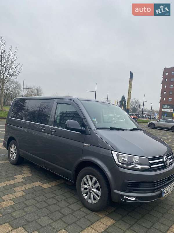 Минивэн Volkswagen Caravelle 2016 в Киеве