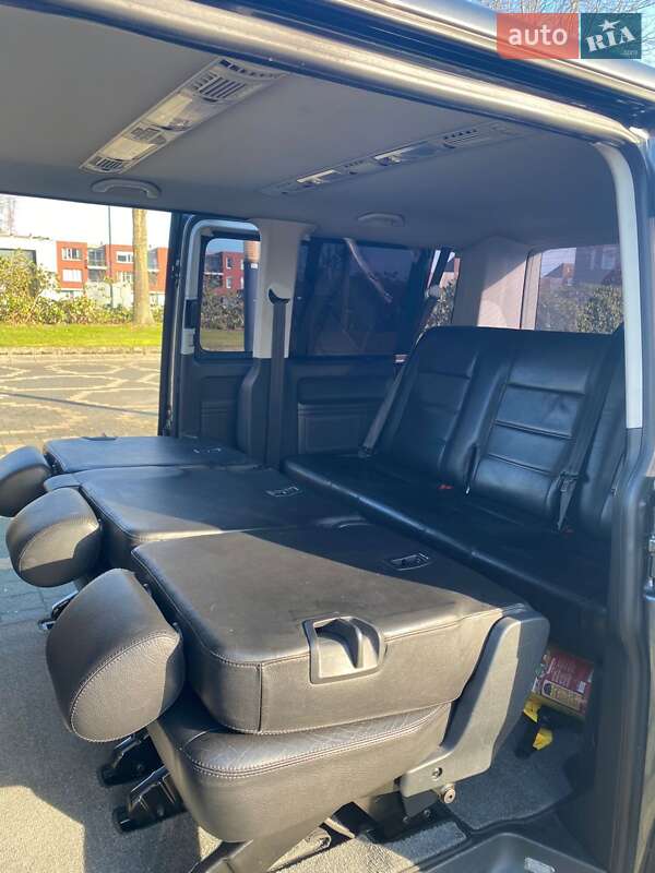 Минивэн Volkswagen Caravelle 2016 в Киеве