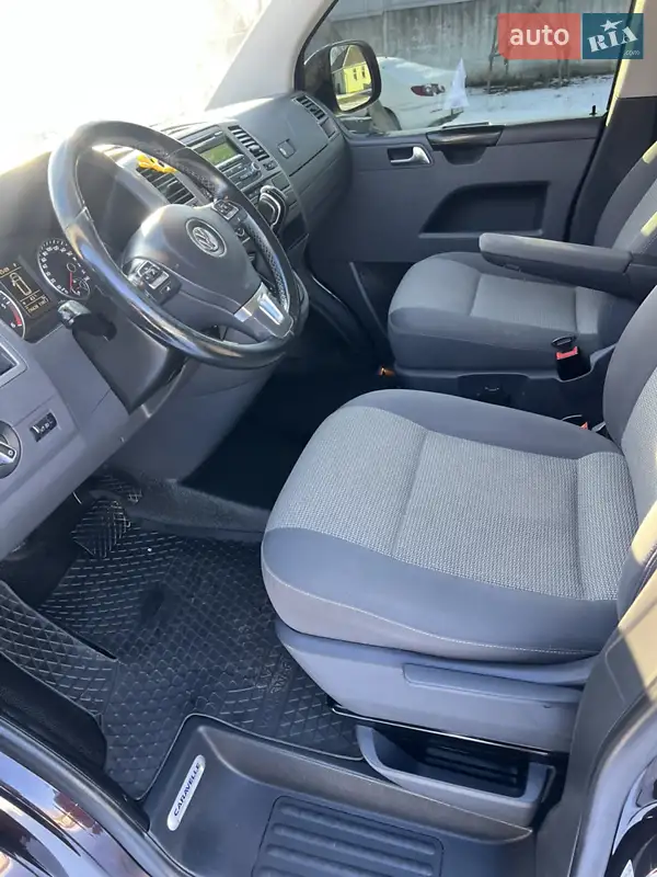 Мінівен Volkswagen Caravelle 2014 в 