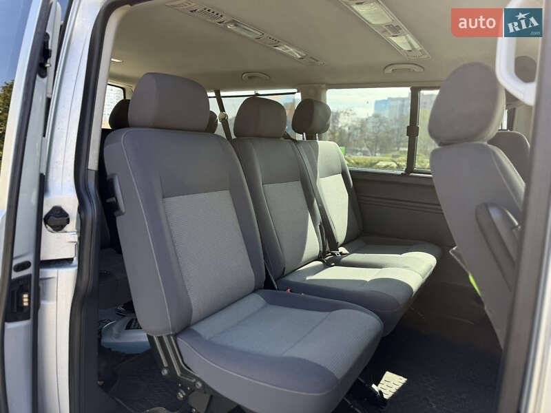 Минивэн Volkswagen Caravelle 2015 в Киеве