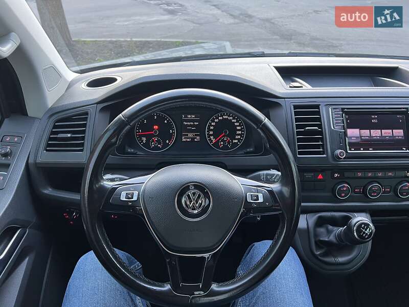 Мінівен Volkswagen Caravelle 2015 в Львові