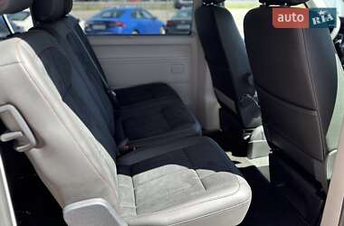 Минивэн Volkswagen Caravelle 2018 в 