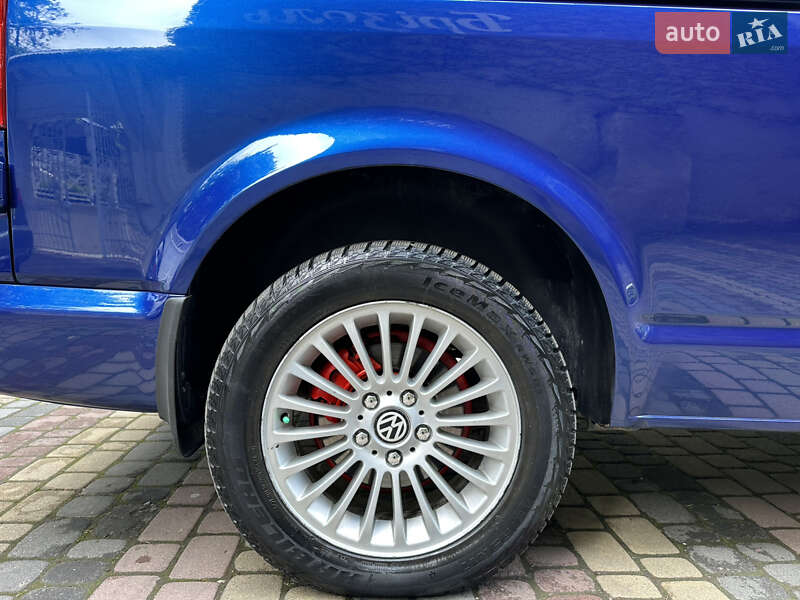 Минивэн Volkswagen Caravelle 2006 в Черновцах