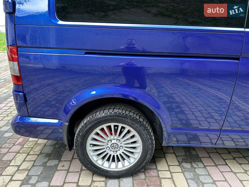 Минивэн Volkswagen Caravelle 2006 в Черновцах