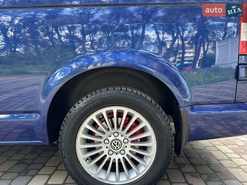 Минивэн Volkswagen Caravelle 2006 в Черновцах