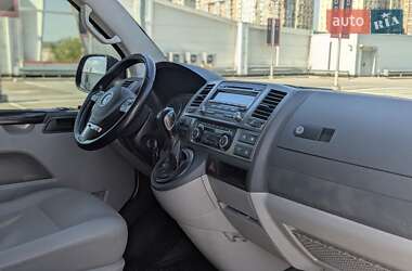 Минивэн Volkswagen Caravelle 2013 в 