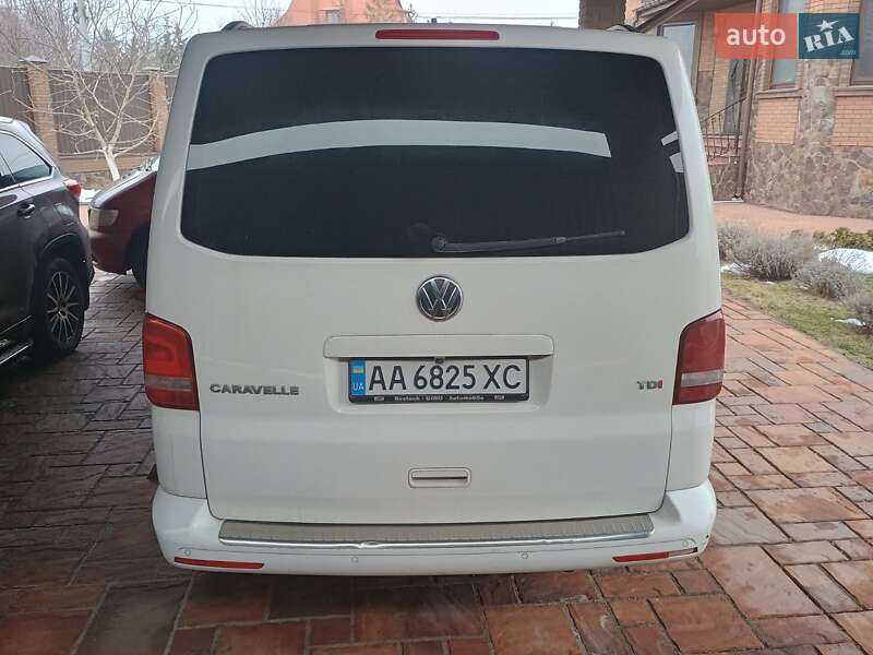 Мінівен Volkswagen Caravelle 2014 в 