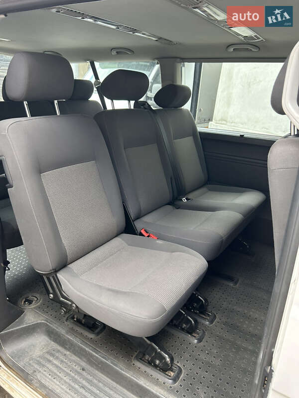Минивэн Volkswagen Caravelle 2012 в Львове
