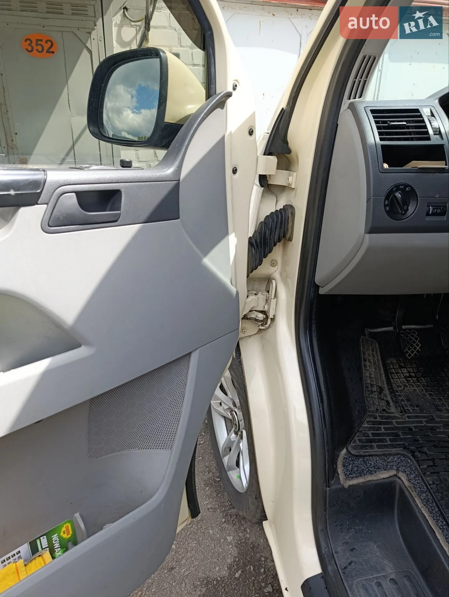 2012 Volkswagen Caravelle - мініатюра 6